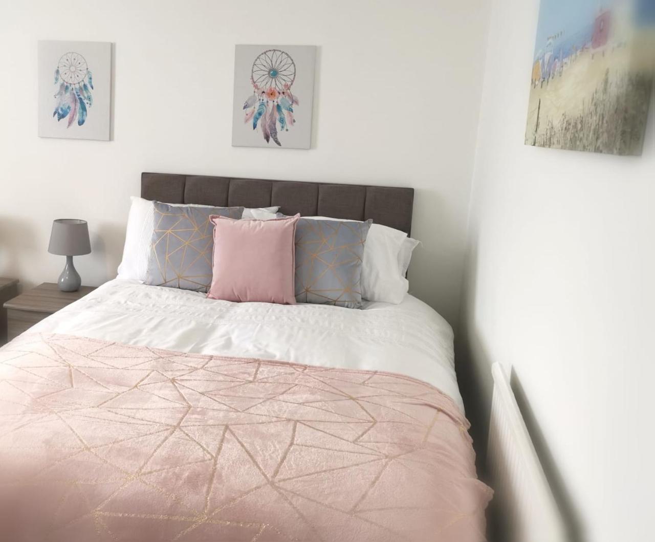 Parking, Smart Tv'S In All Rooms, Central Location Swansea Exterior photo