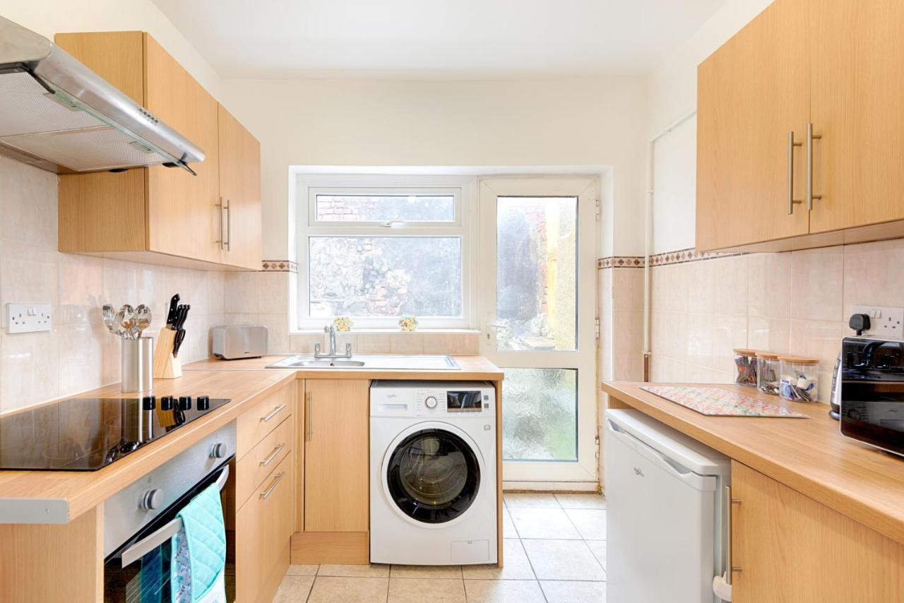 Parking, Smart Tv'S In All Rooms, Central Location Swansea Exterior photo
