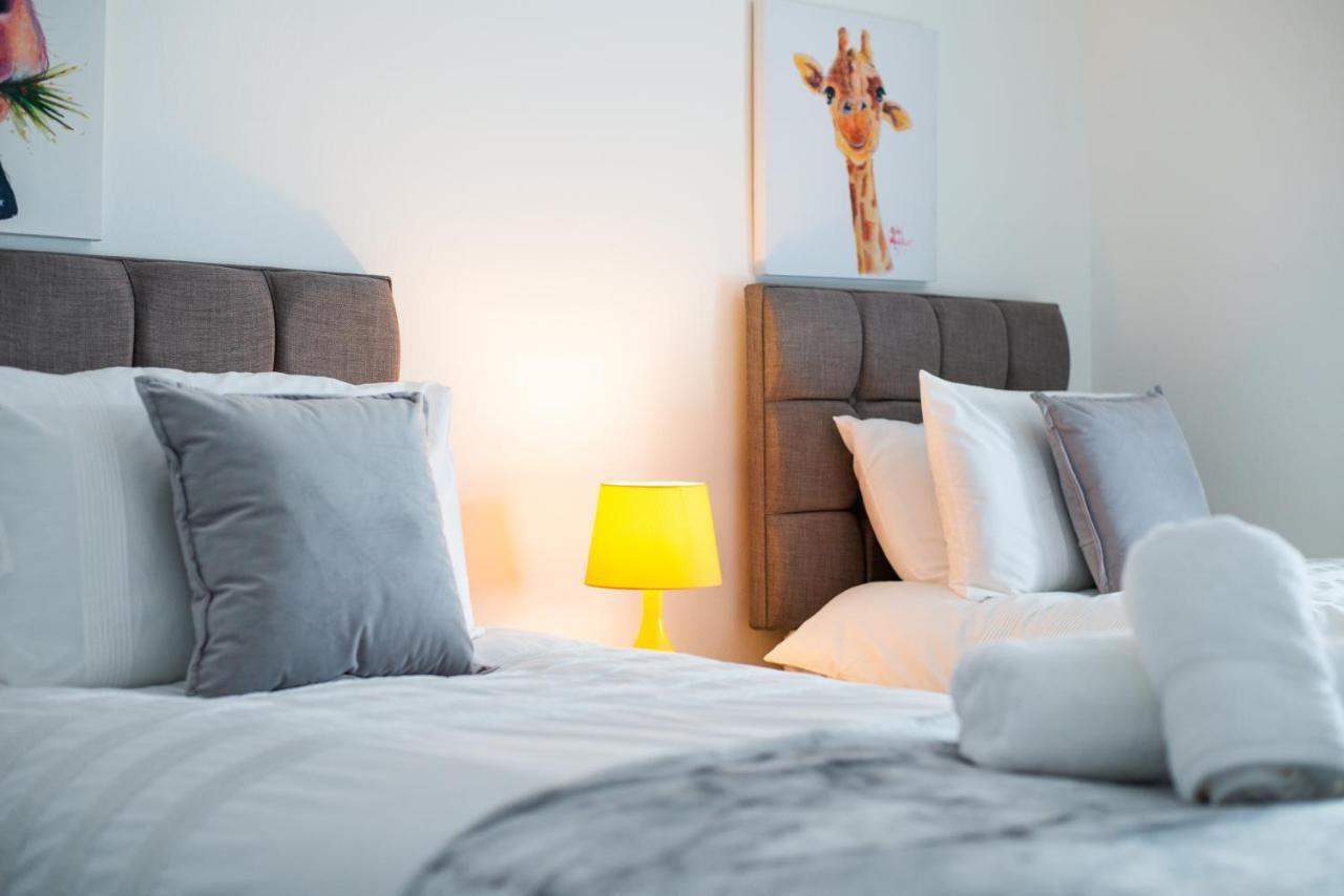 Parking, Smart Tv'S In All Rooms, Central Location Swansea Exterior photo