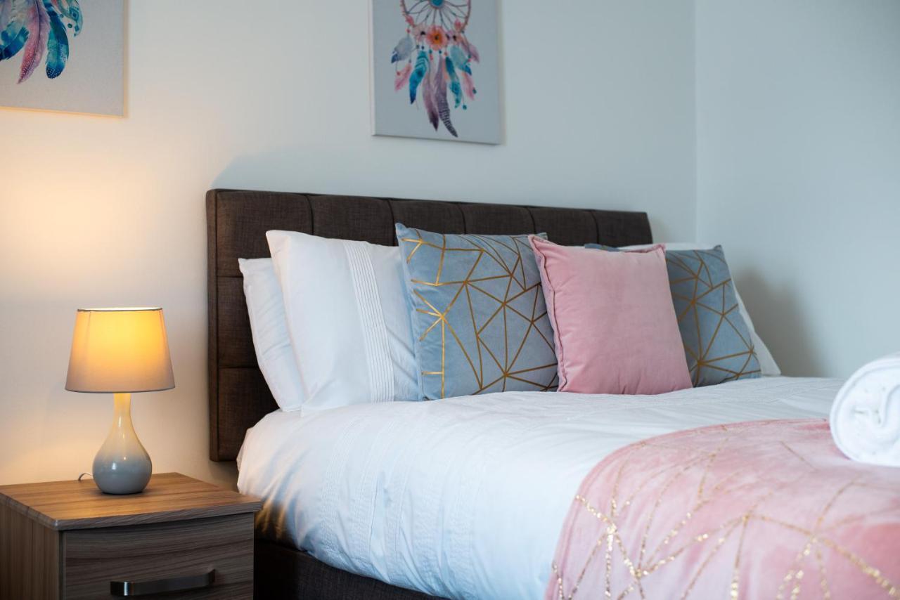 Parking, Smart Tv'S In All Rooms, Central Location Swansea Exterior photo